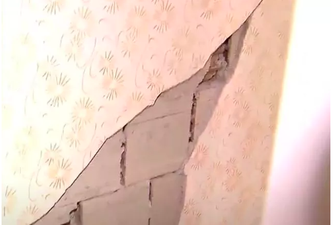 Maraş'taki deprem Ankara'daki evinin duvarını yıktı! Müteahhitin itirafı kan dondurdu - Resim: 1