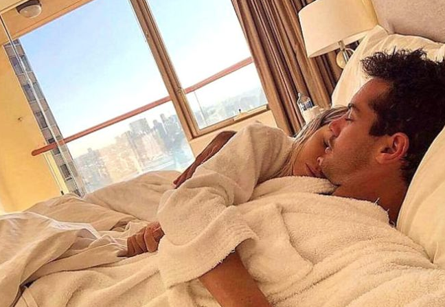 Yatak odası fantezisini sosyal medyada ifşa etti! - Resim: 3