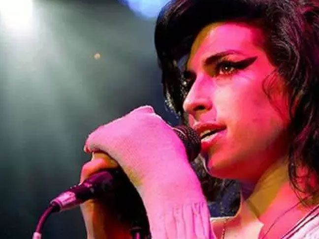 Kariyerlerinin zirvesindeyken hayatlarını kaybettiler! İşte uyuşturucudan ölen ünlüler... - Resim: 4