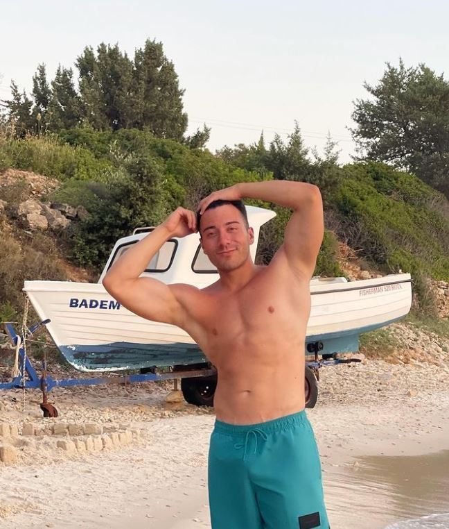 Enes Batur'dan tepki çeken yangın paylaşımı: Her fav 2 fidan... - Resim: 4