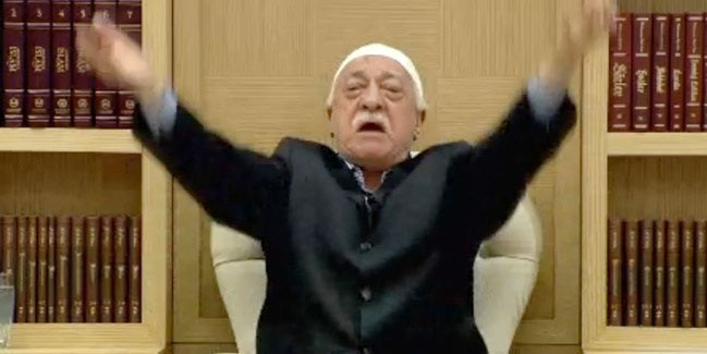 Ekrem Dumanlı: Ya adam gibi gider ya da... - Resim: 1