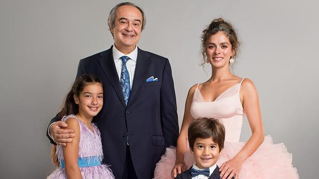 Kadın dizi setinde Özge Özpirinçci'nin beyaz saç krizi! Doğallığından vazgeçmedi - Resim: 1