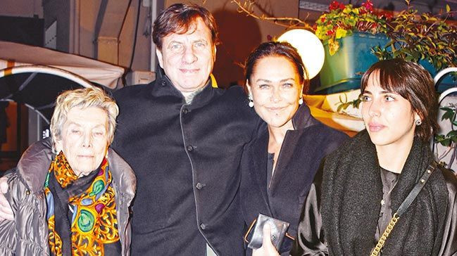 Hülya Avşar Kaya Çilingiroğlu evleniyor mu? Zehra Çilingiroğlu için bir araya geldiler - Resim: 2