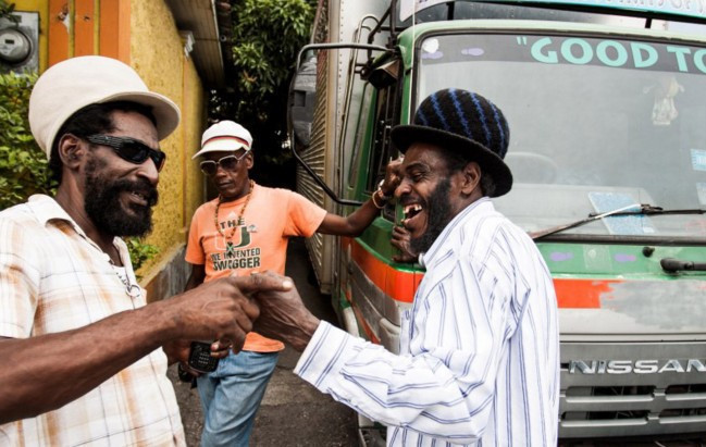 Esrar içmek dinin gereğiymiş! Kabileye bak - Resim: 4