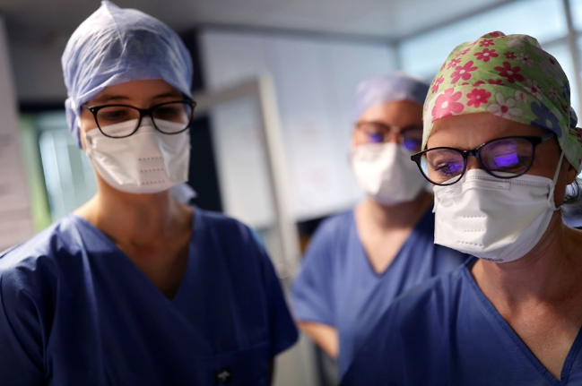 ABD'de korkunç bilanço! İnsanlar ayakta ölüyor morglarda yer yok - Resim: 3