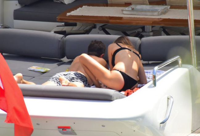 Emre Belözoğlu'nun tatilinden dikkat çeken kare - Resim: 3