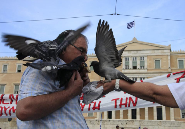 Milletvekillerini ablukaya aldılar - Resim: 2