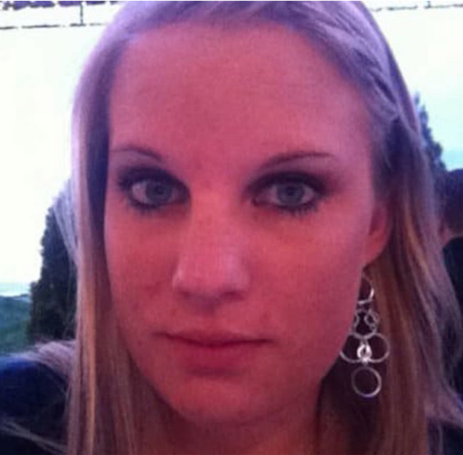 İki öğrencisiyle cinsel ilişkiye girerken kocasına yakalandı! Çıplak halde...  - Resim: 3