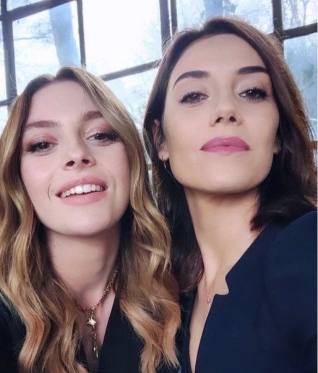 Sadakatsiz'in setinden Cansu Dere Melis Sezen paylaştı ikili büyüledi - Resim: 3