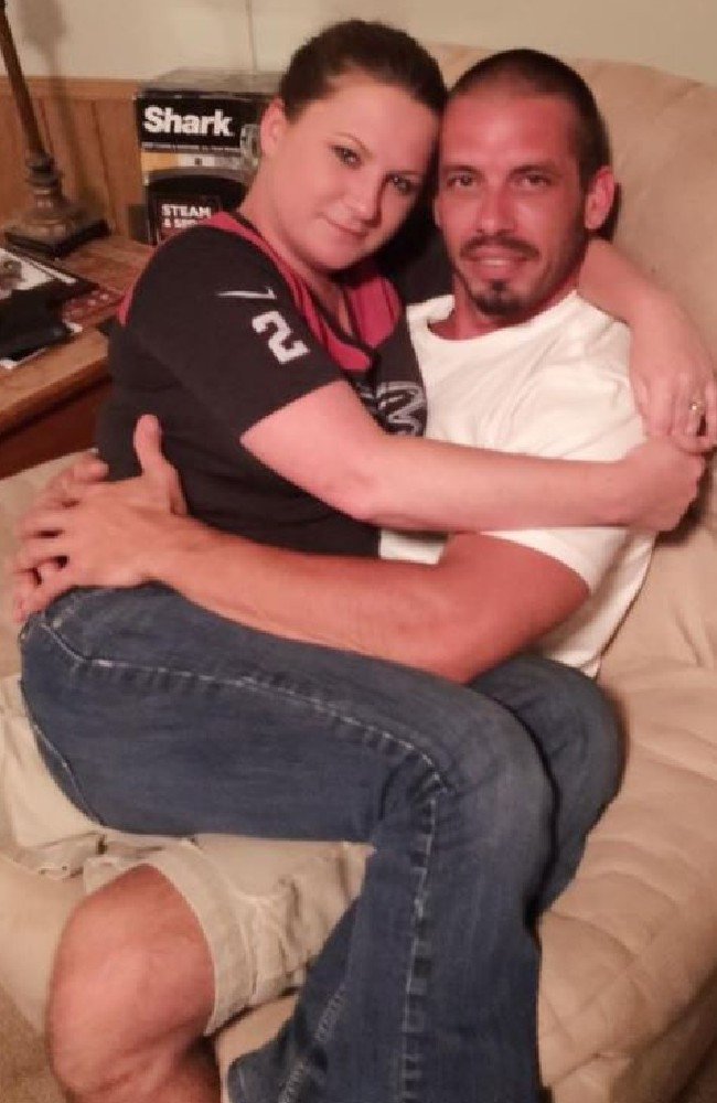 Sevgilisini emzirmek için işinden ayrıldı! - Resim: 4