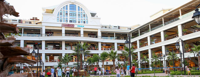 İzmir'de lüks AVM'de büyük rezalet! O iğrençlik kameraya yakalandı - Resim: 1