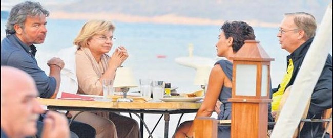 Tansu Çiller mağazadaki indirimi görünce... - Resim: 4