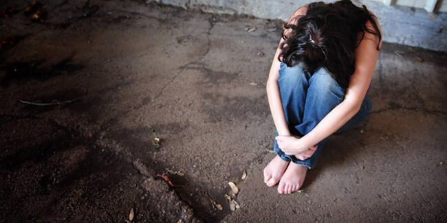 Hindistan'ta korkunç olay! Anne ve kızına tecavüz etmeye kalkışan 5 kişi... - Resim: 1