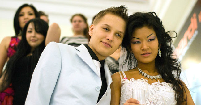 Kazakistan'ın ilk eşcinsel evliliği! - Resim: 1