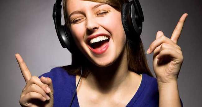 Ağustos ayında en çok dinlenen şarkıcılar belli oldu! Zirvede bakın kim var - Resim: 2