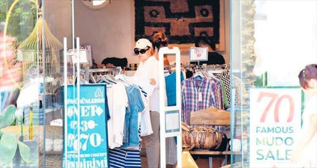 Tansu Çiller mağazadaki indirimi görünce... - Resim: 1