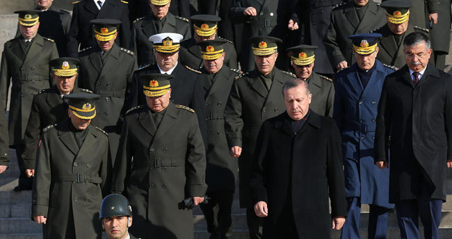 Erdoğan ve Özel'den neşeli pozlar - Resim: 1
