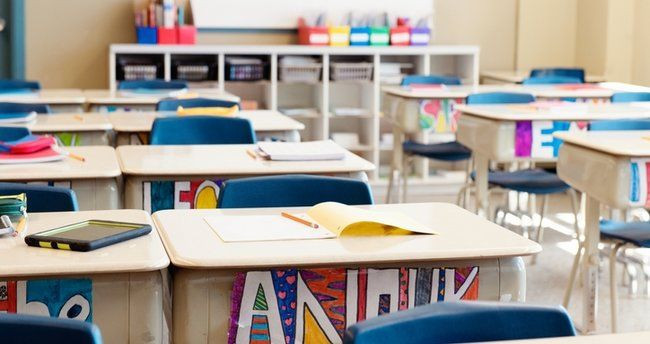 İstanbul'da iğrenç olay! 'Seks tanrıçasıyım' diyen kadın öğretmen asansörde öğrencileri... - Resim: 3