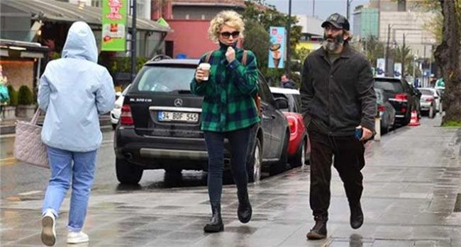 Fırat Tanış yeni sevgilisiyle el ele görüntülendi, yüzü asıldı! - Resim: 3