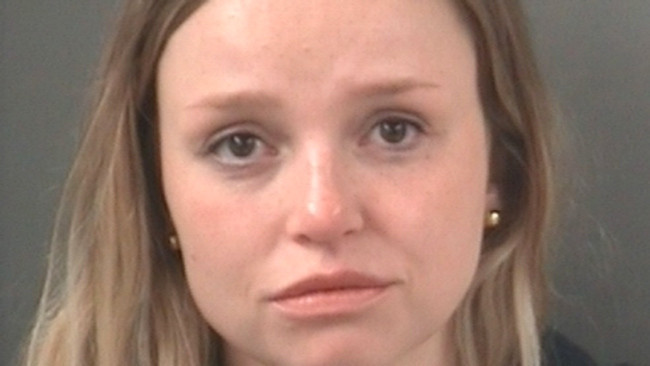 Büyük rezalet kadın öğretmen iki öğrencisiyle birlikte... - Resim: 1