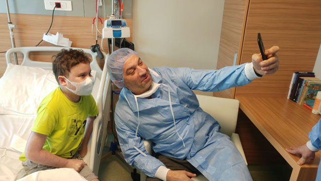 Arka Sokaklar'ın 'Mesut Komiseri' Şevket Çoruh'tan alkışlanacak hareket - Resim: 3