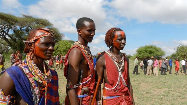 Kabilenin gençleri karizmayı çizdirdi - Resim: 1