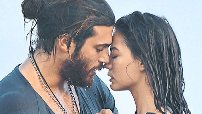 Beşiktaş'ın kaptanı Oğuzhan Erkenci Kuş'un yıldızını bunalttı Can Yaman devrede - Resim: 1