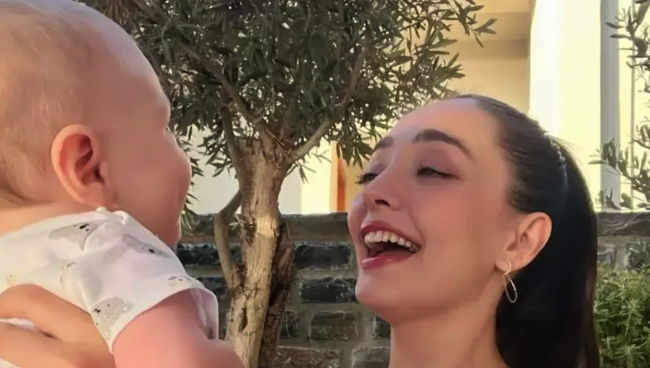 Oyuncu Zeynep Tuğçe Bayat ilk kez anne oldu! Oğlu Atlas'ın son halini paylaştı - Resim: 4