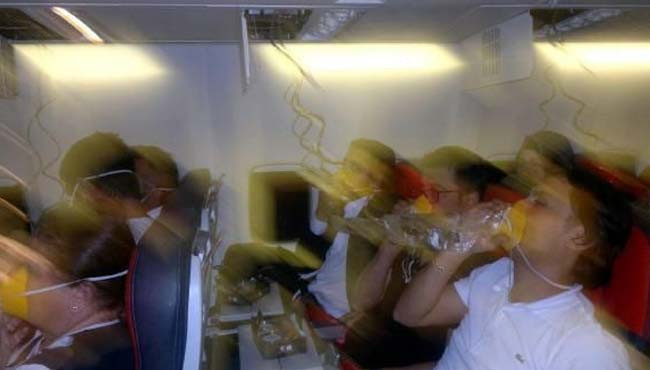 Uçak düşerken bakın ne yaptı! pes dedirtti! - Resim: 3