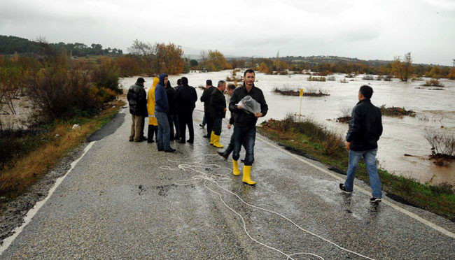 Çanakkale'yi sel vurdu! İnanılmaz görüntüler - Resim: 1