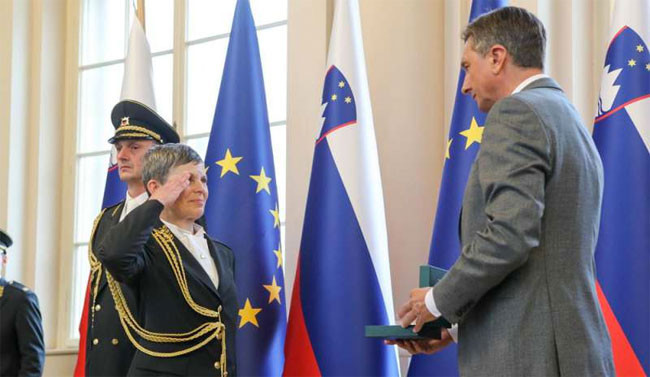 Bir kadın Genelkurmay Başkanı oldu hem de NATO ülkesinde - Resim: 1