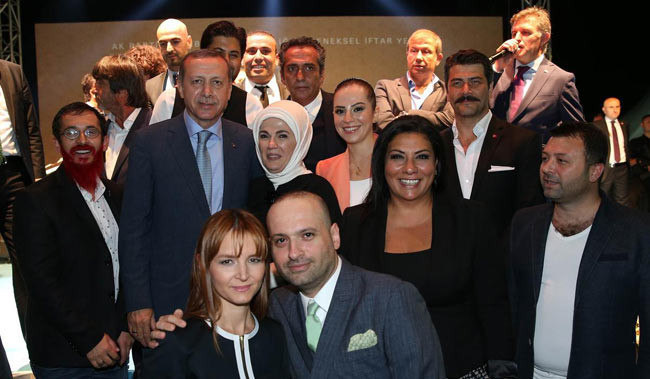 AK Parti iftarına sanatçı yağdı - Resim: 4