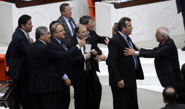 Meclis'te MHP AKP kavgası - Resim: 3
