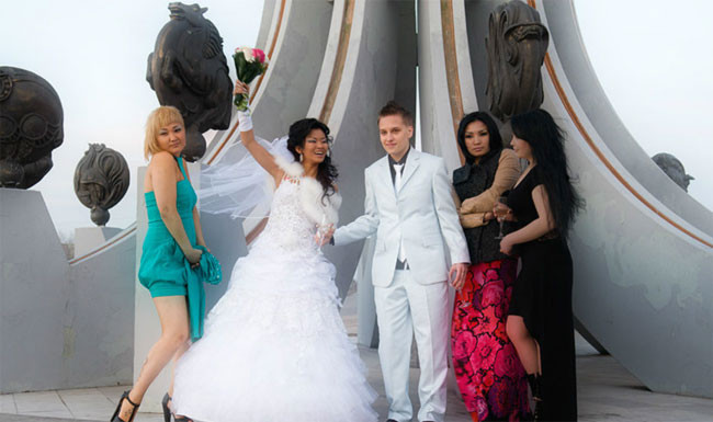 Kazakistan'ın ilk eşcinsel evliliği! - Resim: 3