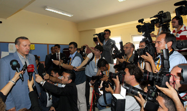 Başbakan Erdoğan oyunu kullandı - Resim: 4