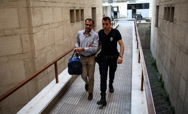 Bomba FETÖ gözaltıları! Dekan, profesör ve mahrem imam var - Resim: 4