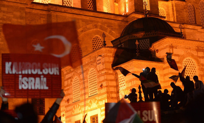 Fatih Camii'nde İsrail'e tepki - Resim: 2