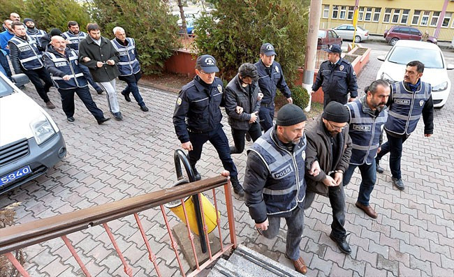 Yeni FETÖ dalgası öğretmen, pilot ve avukatlar var - Resim: 1