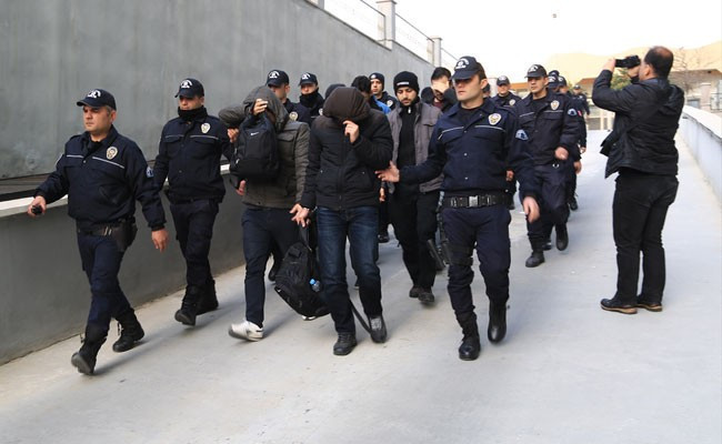 ByLock gözaltıları profesörler, memurlar, polisler listede - Resim: 4