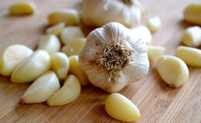 Sarımsağı ikiye bölün ve kaşlarınıza sürün - Resim: 3