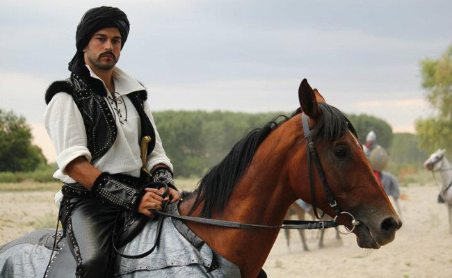 Burak Özçivit Diriliş Ertuğrul'da oynayacak mı? Canlı yayında olay iddia - Resim: 4