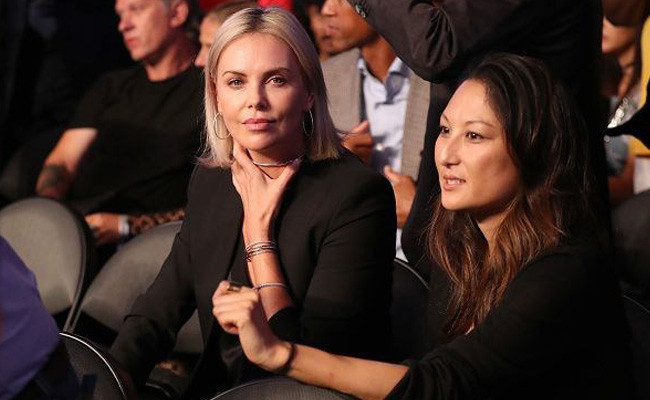 Charlize Theron'dan 'Annelik' itirafı!  - Resim: 3