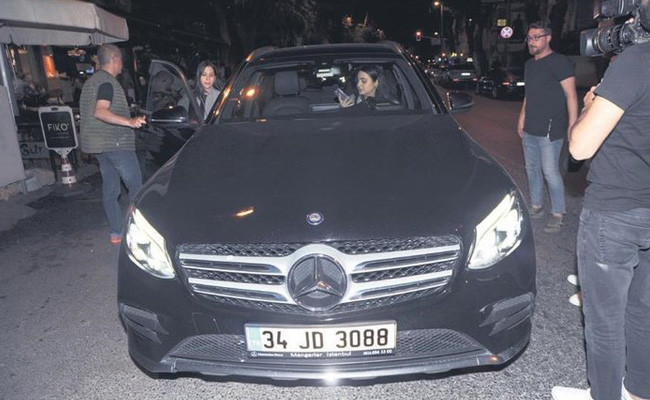 Sibel Can'ın kızı Melisa Ural'a aldığı hediye dudak uçuklattı! - Resim: 2