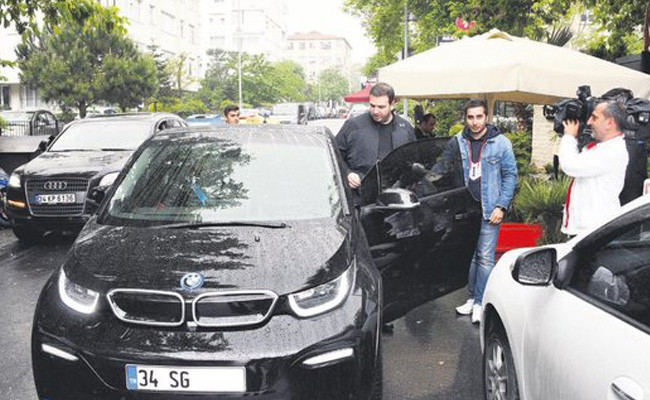 Şahan Gökbakar Cem Yılmaz rekabeti kulvar değiştirdi! - Resim: 4