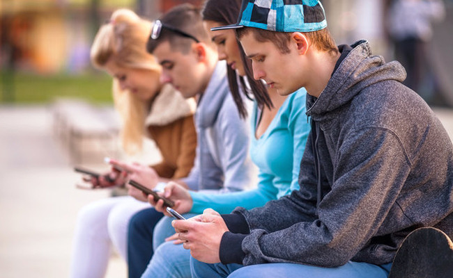 Cep boyun hastalığı nedir belirtileri nelerdir? Uzun süre telefon kullananlar dikkat! - Resim: 3