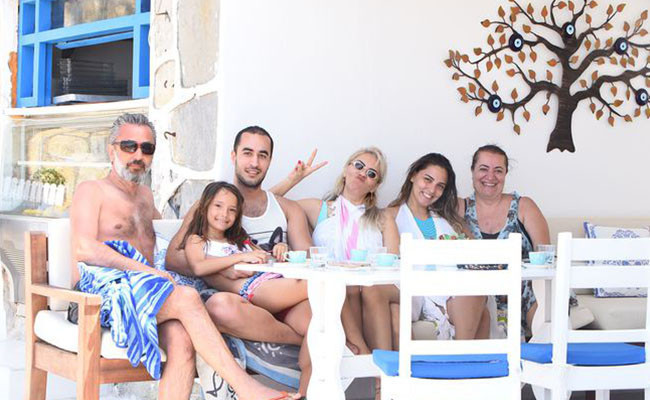 Yeşim Salkım mayoyla yakalandı muhabirleri fena fırçaladı! - Resim: 4