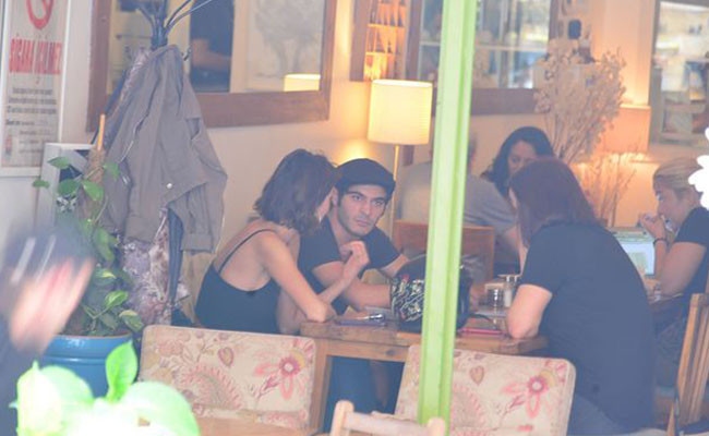 Büşra Develi Burak Deniz çifti kafaları karıştırdı! - Resim: 3