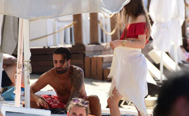 Asena Atalay'la aşkı olay olan Tan Taşçı yeni sevgilisiyle sarmaş dolaş! - Resim: 1