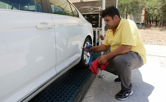 Otomobilini yıkarken ilham aldı apartmanın bodrumunda icat etti! - Resim: 4