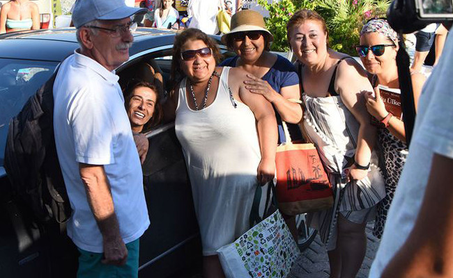 Yıldız Tilbe'den hayranlarına küçük jest!  - Resim: 3